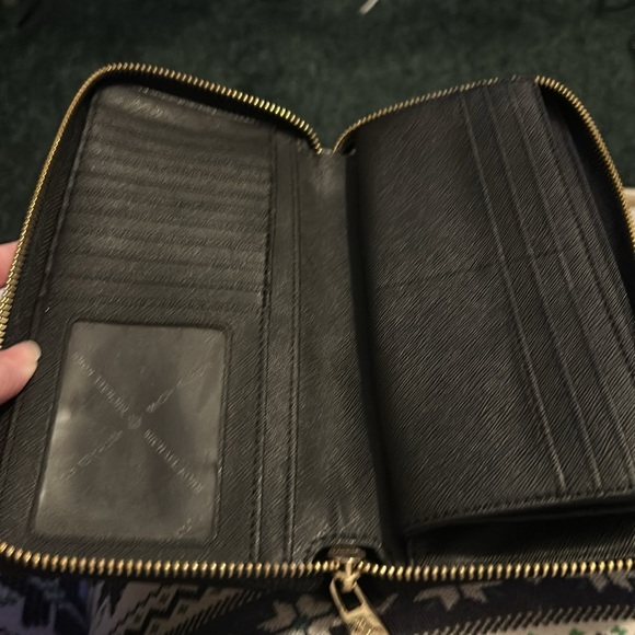 MICHAEL KORS JET SET TRAVEL LARGE BLK PEBBLED LEATHER WALLET WITH WRISTLET STRAP - Picture 6 of 11